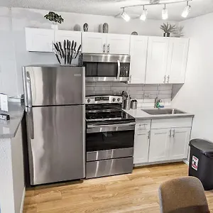 Studio Apt In Old Town Cozy & Central! Apartment