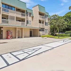 peaceful-treetop-condo-2br-2ba.top-hotels-in-savannah.com/
